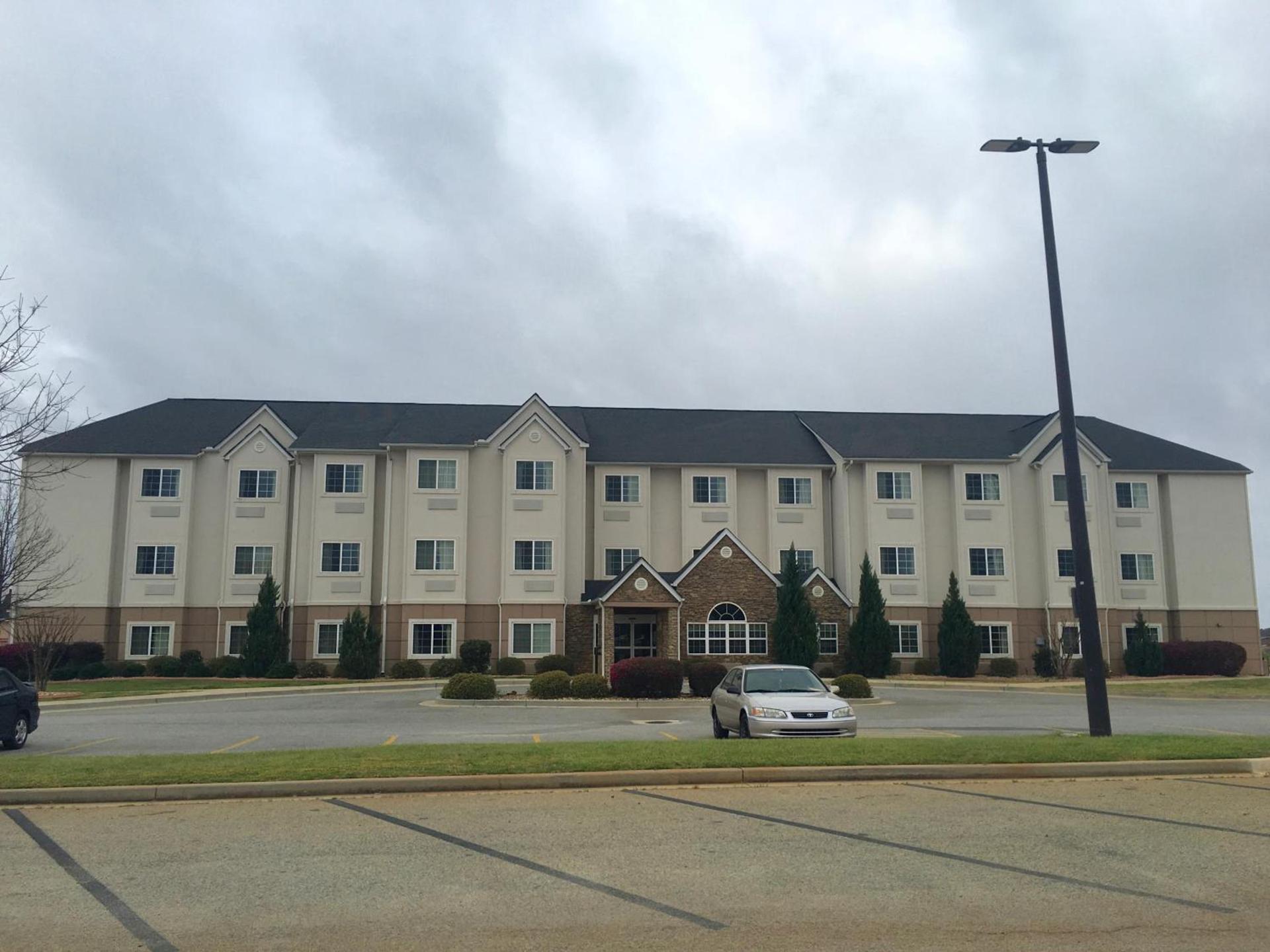 Microtel by Wyndham Perry National Fairground Area I-75 photo 28