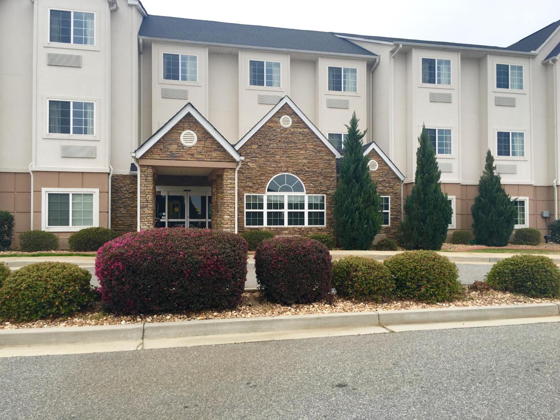 Microtel by Wyndham Perry National Fairground Area I-75 photo 14