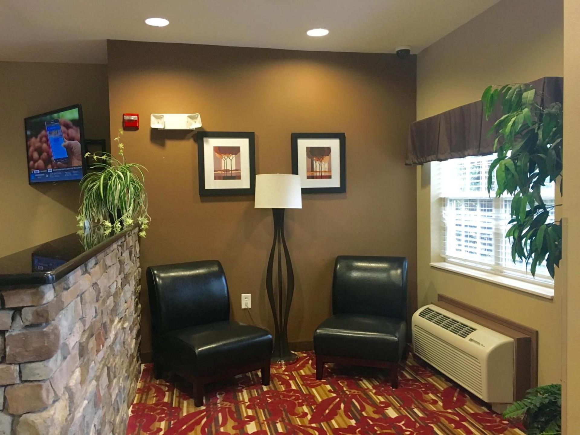 Microtel by Wyndham Perry National Fairground Area I-75 photo 10