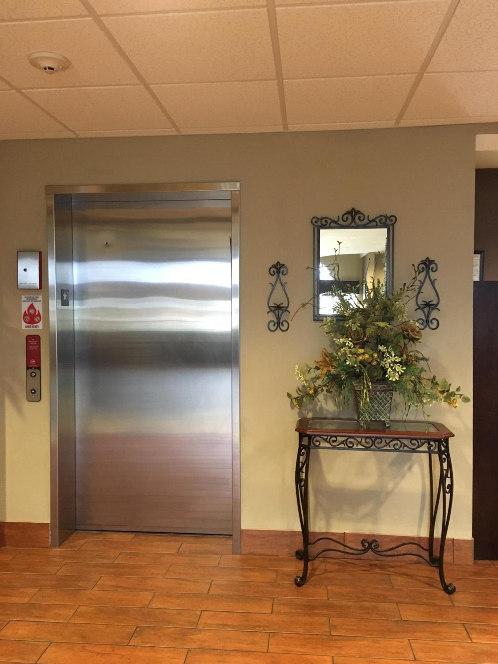 Microtel by Wyndham Perry National Fairground Area I-75 photo 30