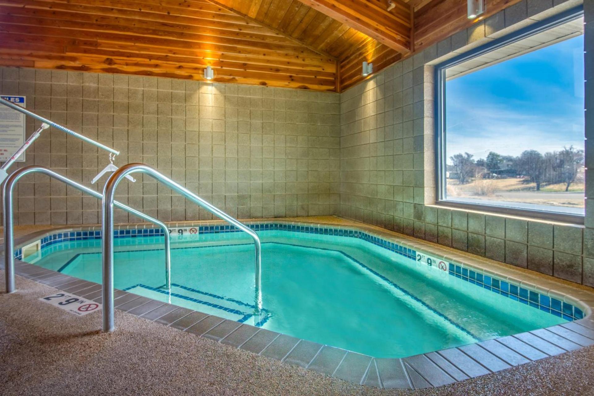 AmericInn by Wyndham Pampa Event Center photo 30