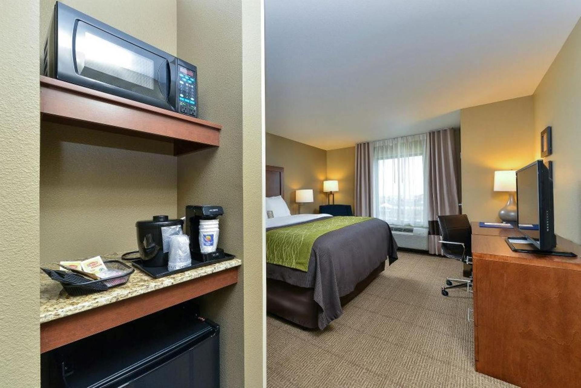 Comfort Inn & Suites Avera Southwest photo 64
