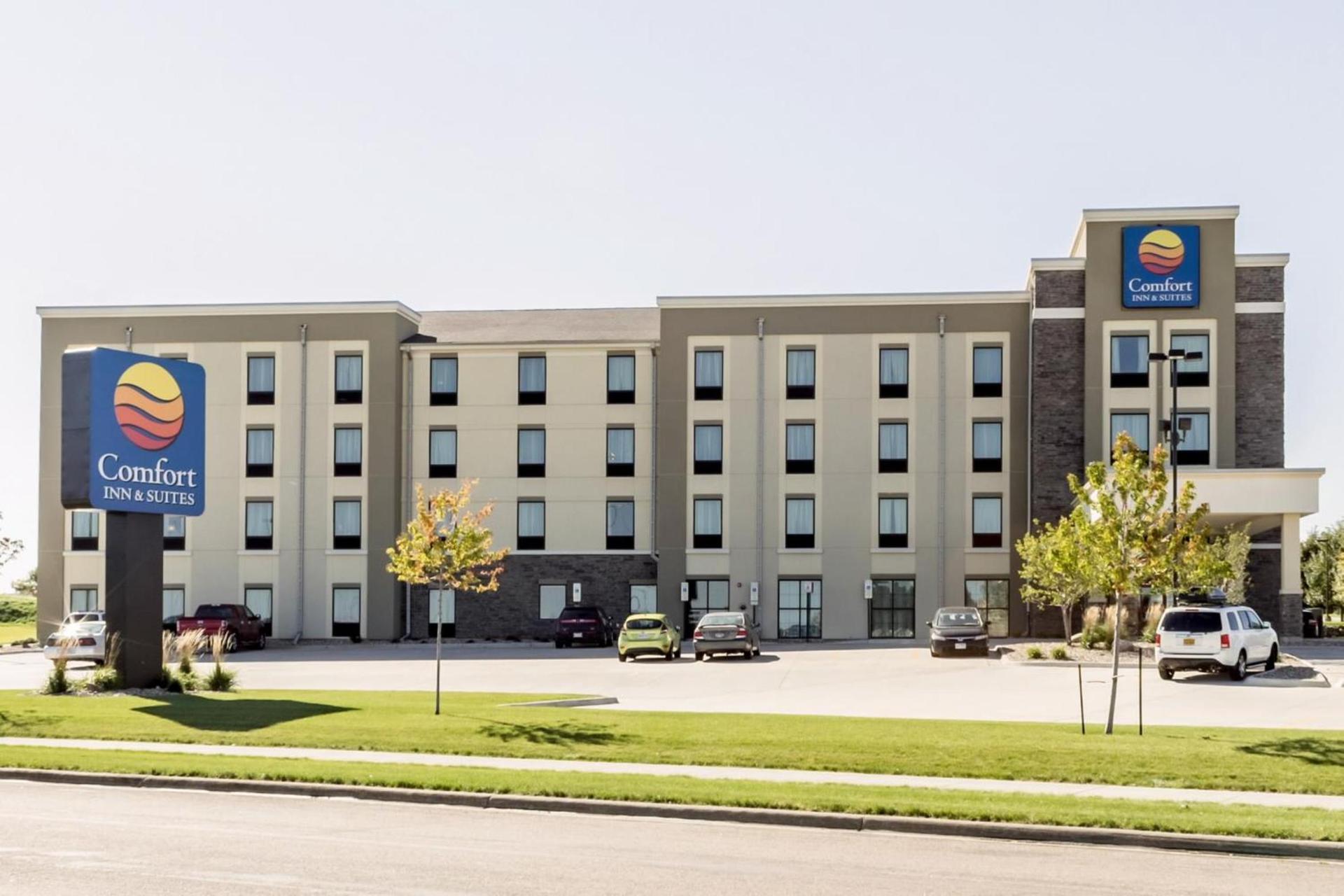 Comfort Inn & Suites Avera Southwest photo 49