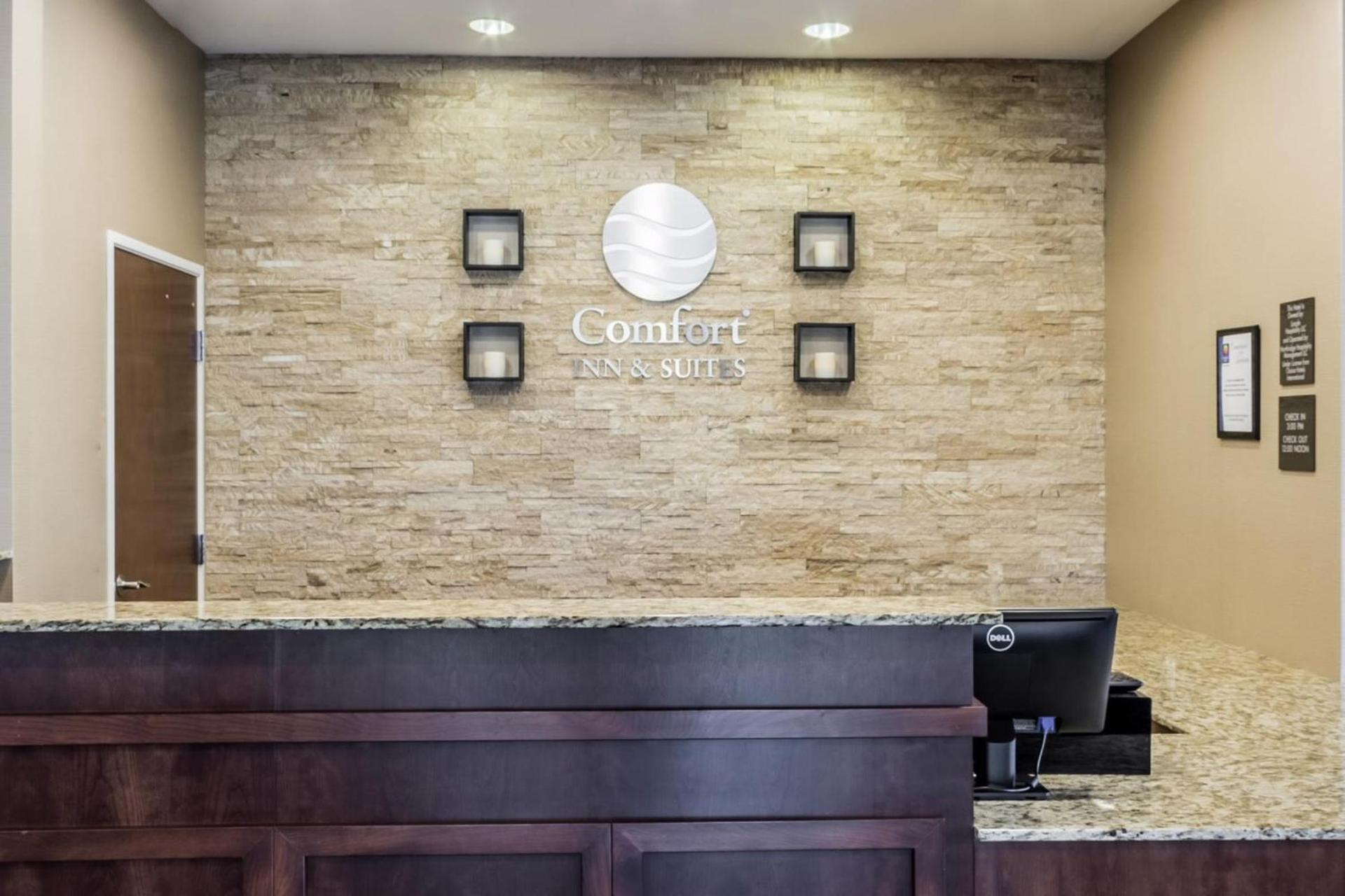 Comfort Inn & Suites Avera Southwest photo 54