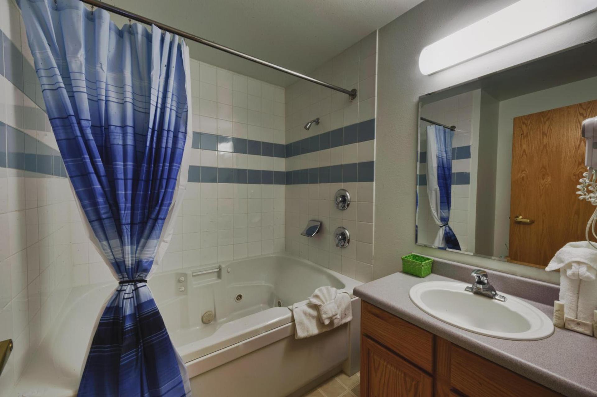 Frontier Suites Hotel in Juneau photo 20