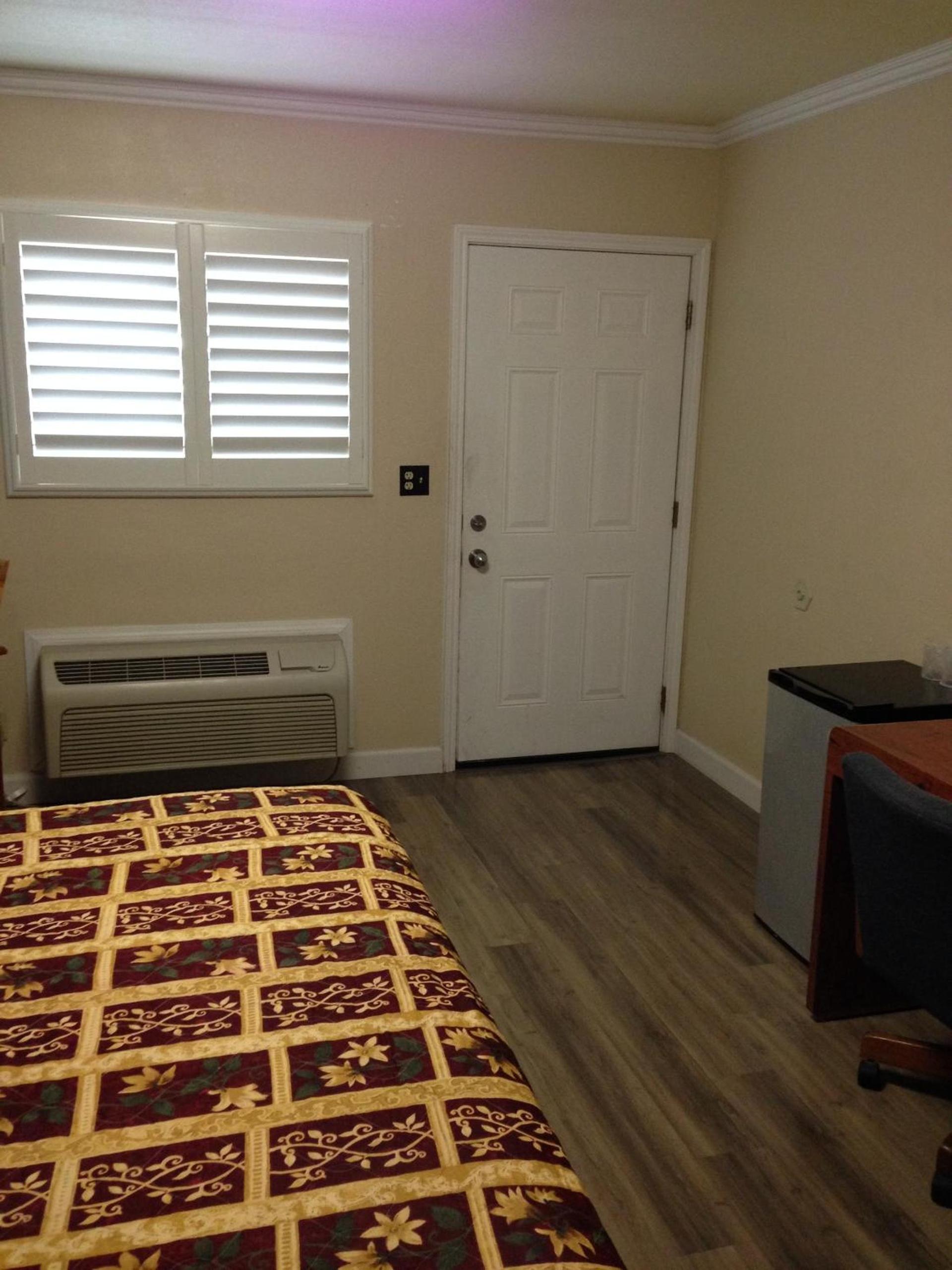 Value Inn photo 12