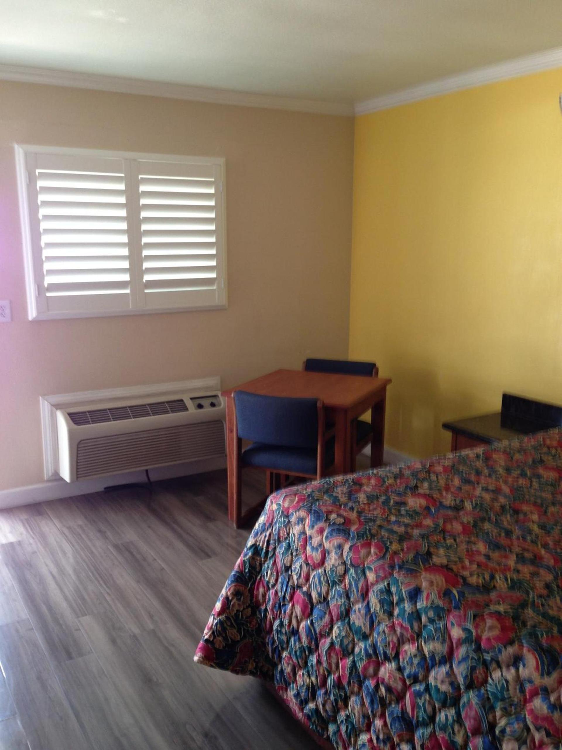 Value Inn photo 13