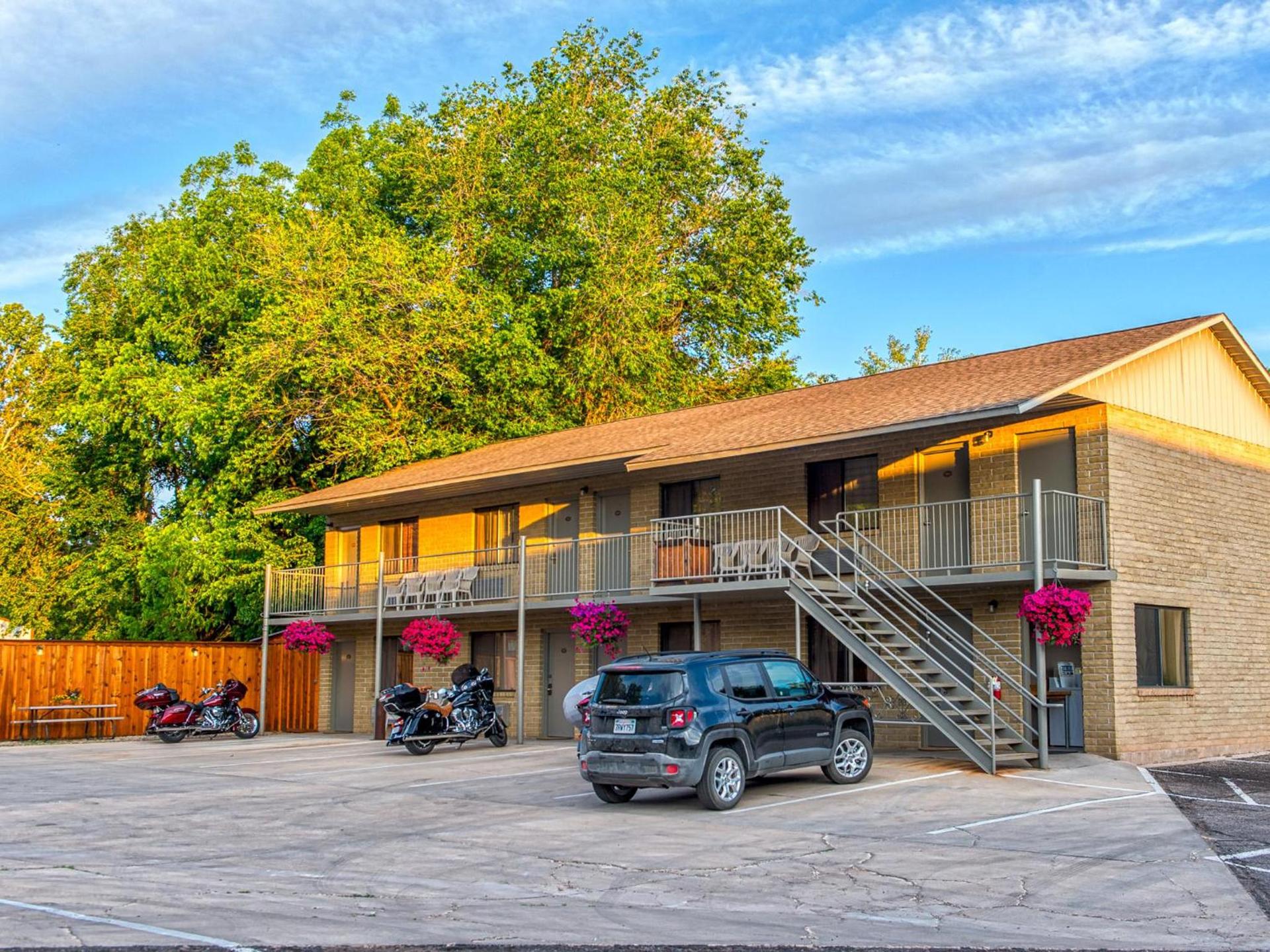 Rustic Inn photo 80