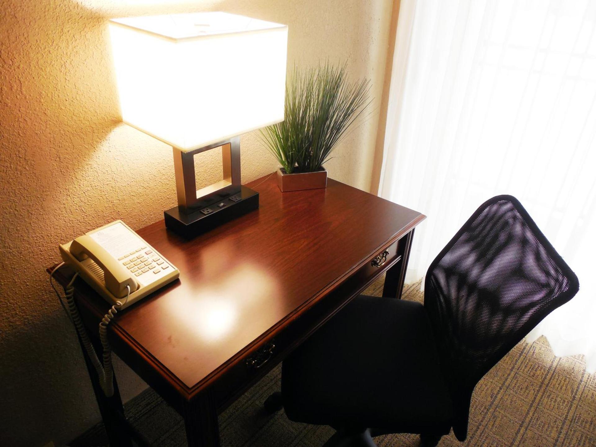 Red Lion Inn & Suites Urbana photo 27
