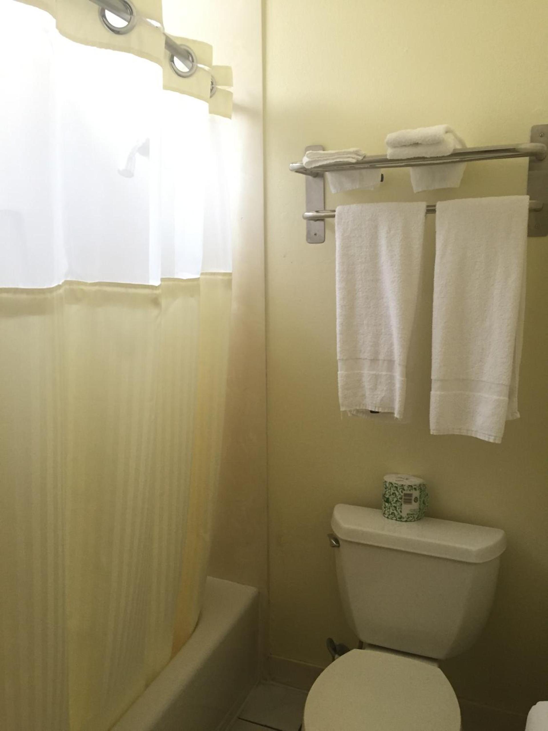 Beverly Inn photo 30