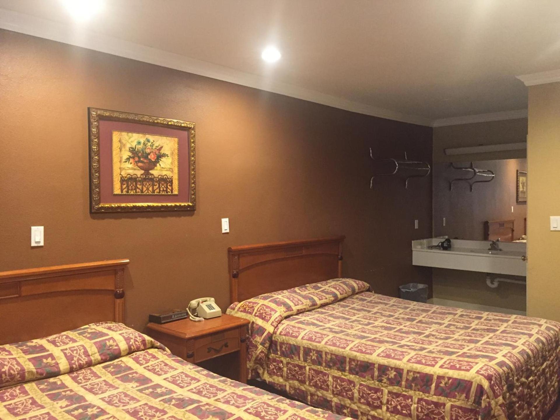 Beverly Inn photo 28