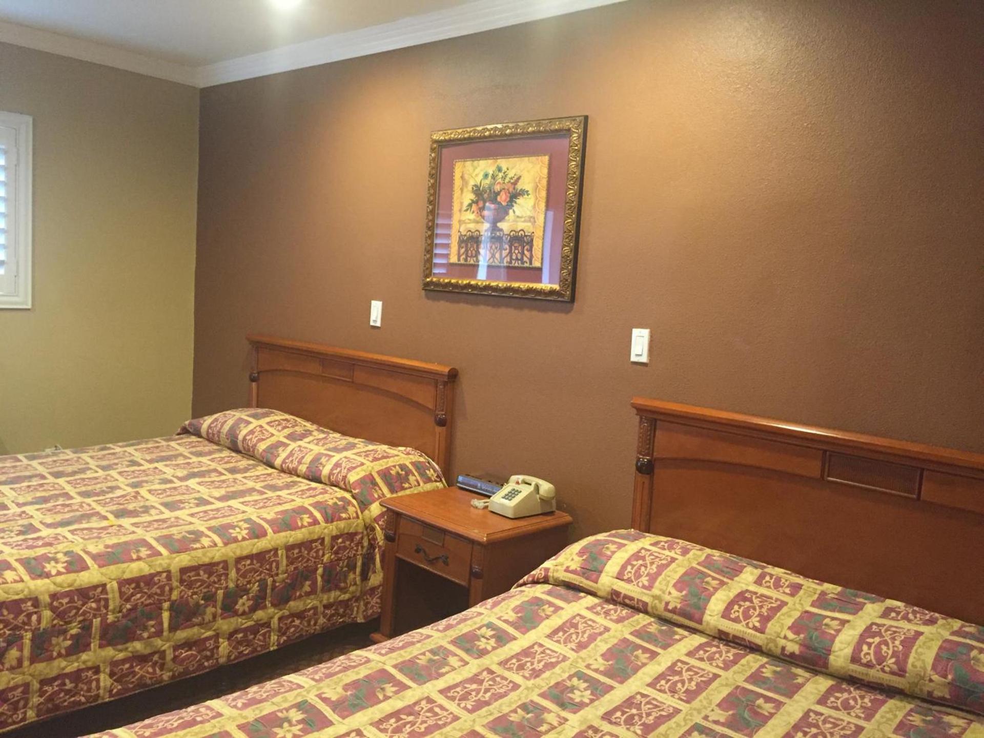 Beverly Inn photo 26