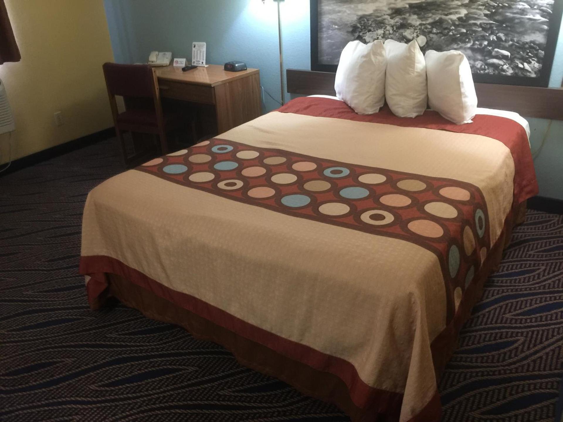 Super 8 by Wyndham Cedar City photo 34
