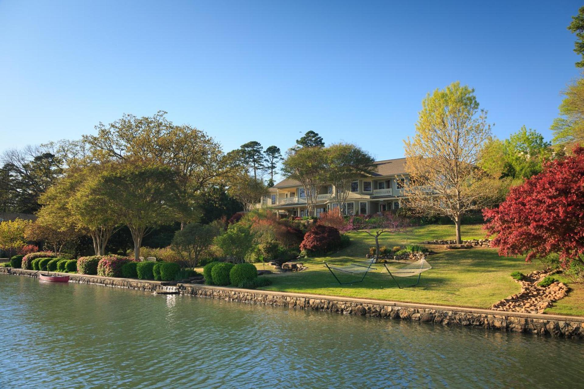 Lookout Point Lakeside Inn photo 42