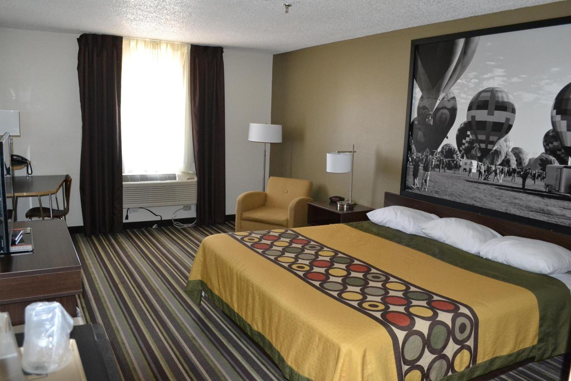 Super 8 by Wyndham Roswell photo 33