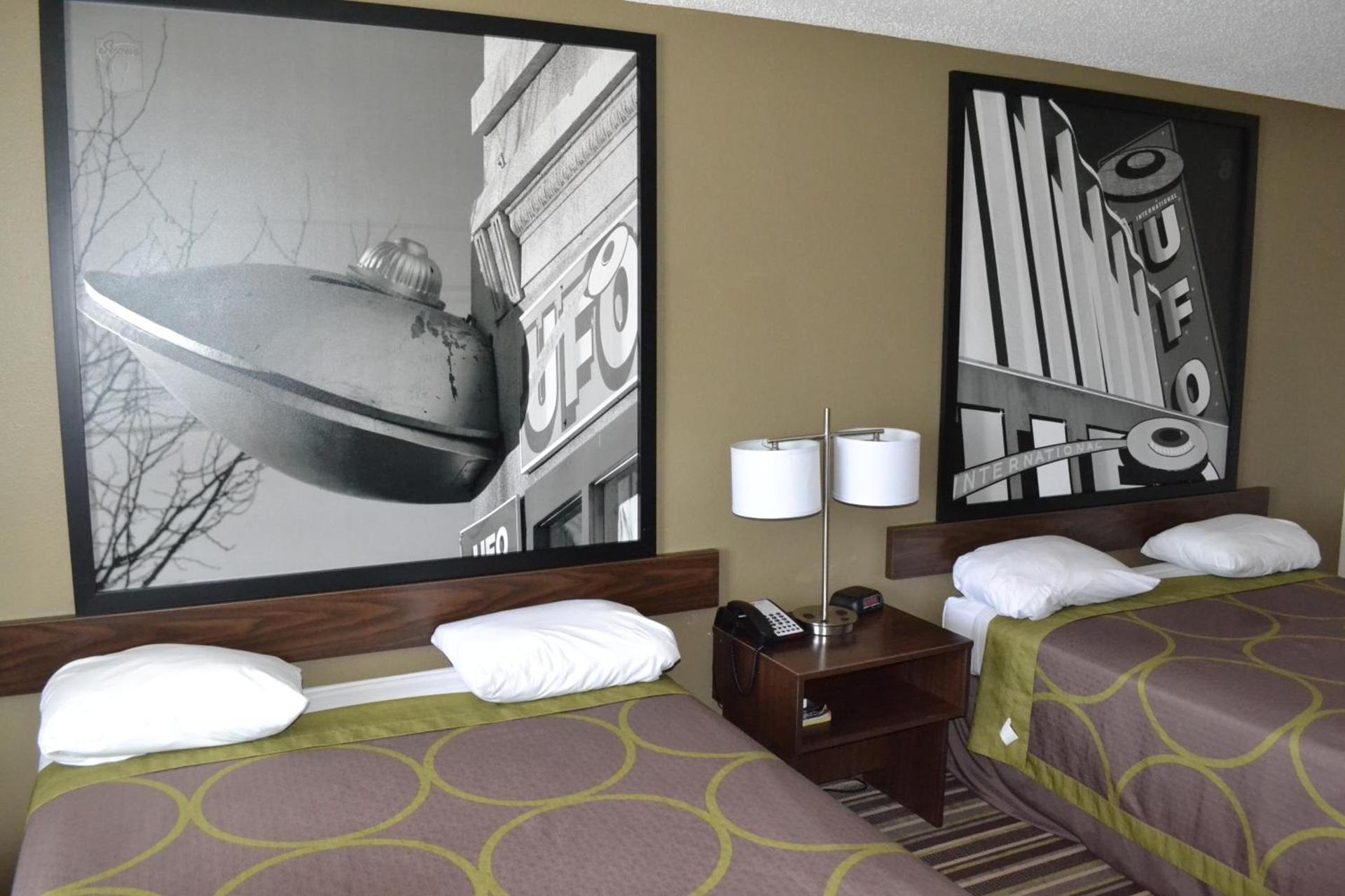 Super 8 by Wyndham Roswell photo 35