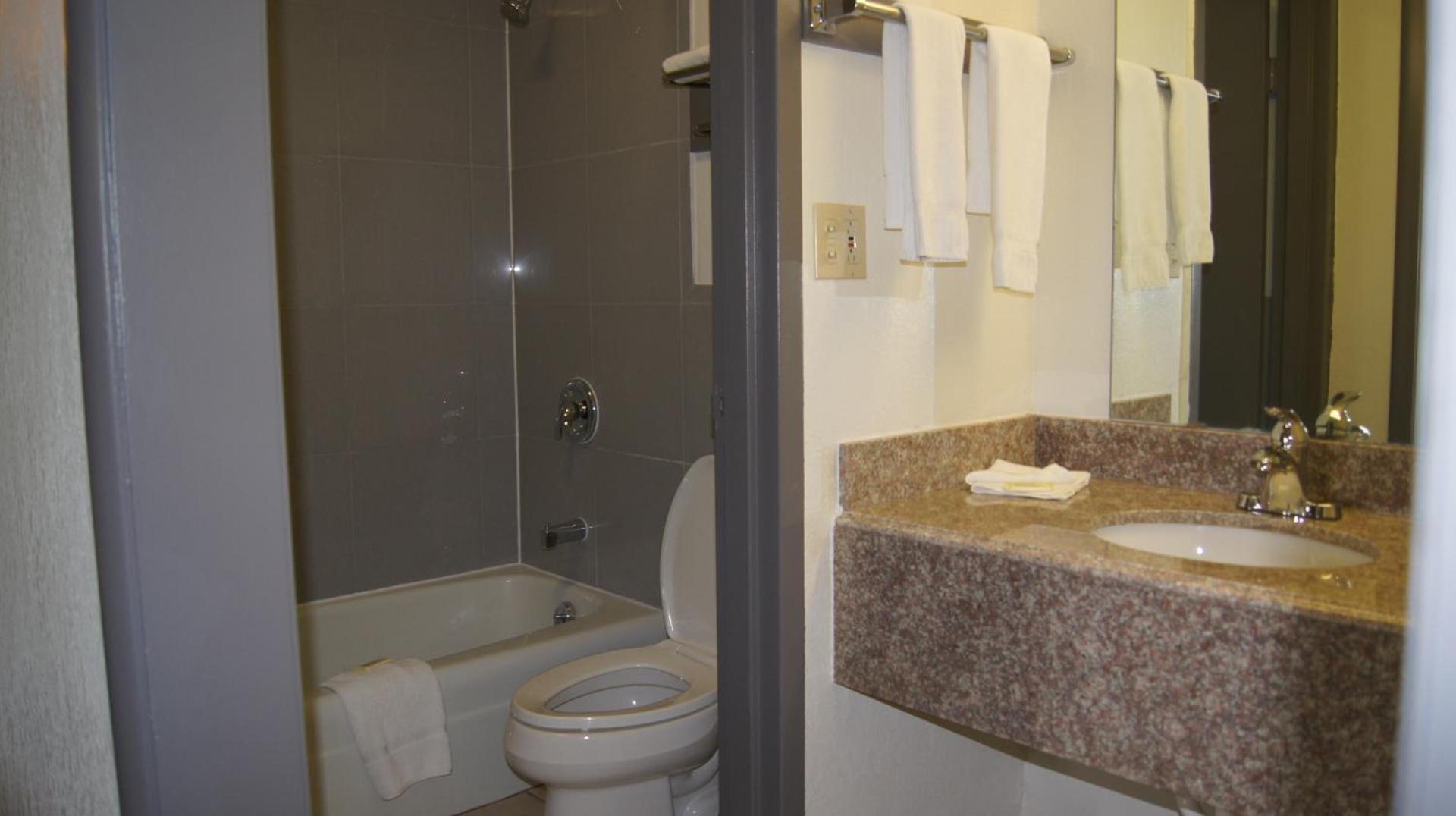 Executive Inn photo 12