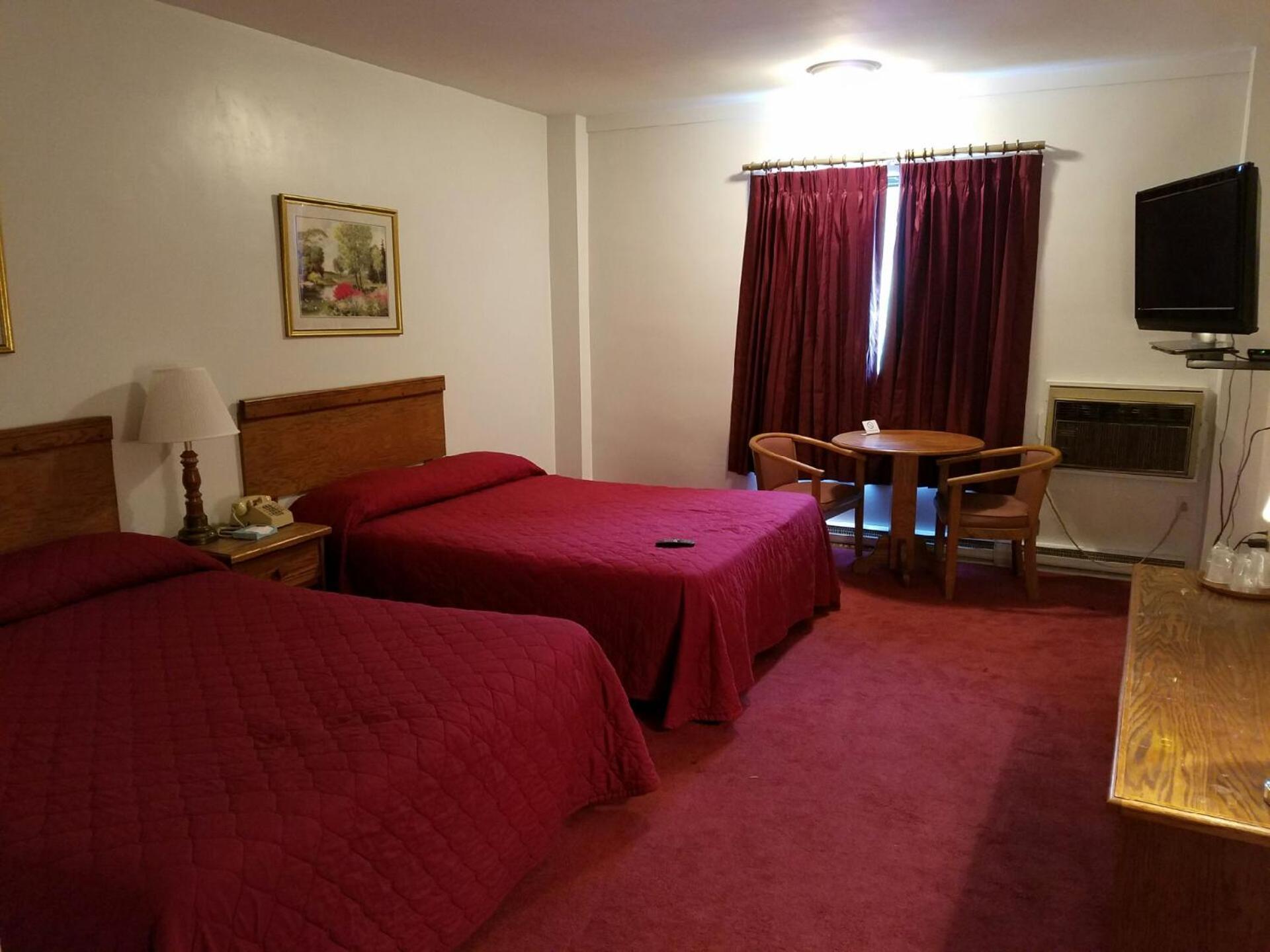 Woonsocket Motor Inn photo 9
