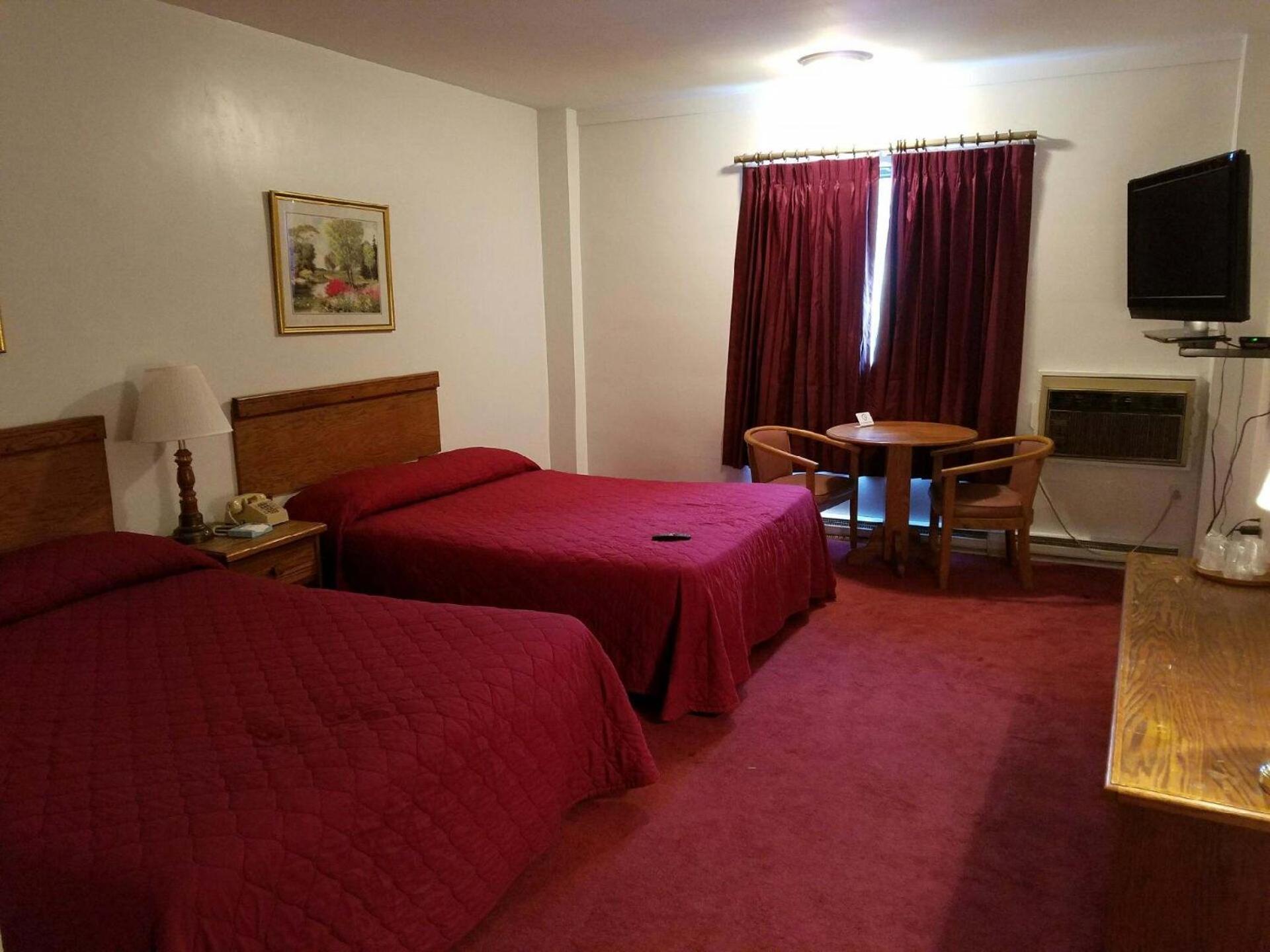 Woonsocket Motor Inn photo 2