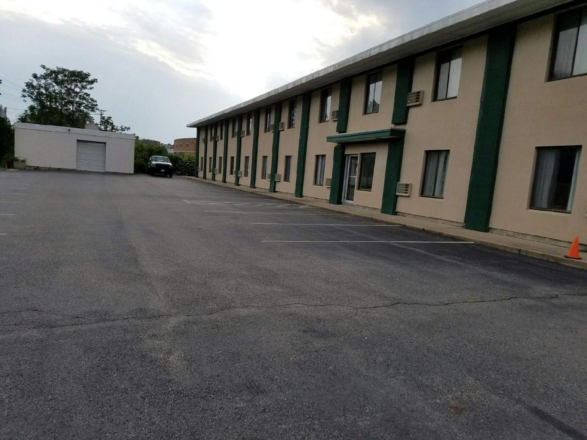 Woonsocket Motor Inn photo 3