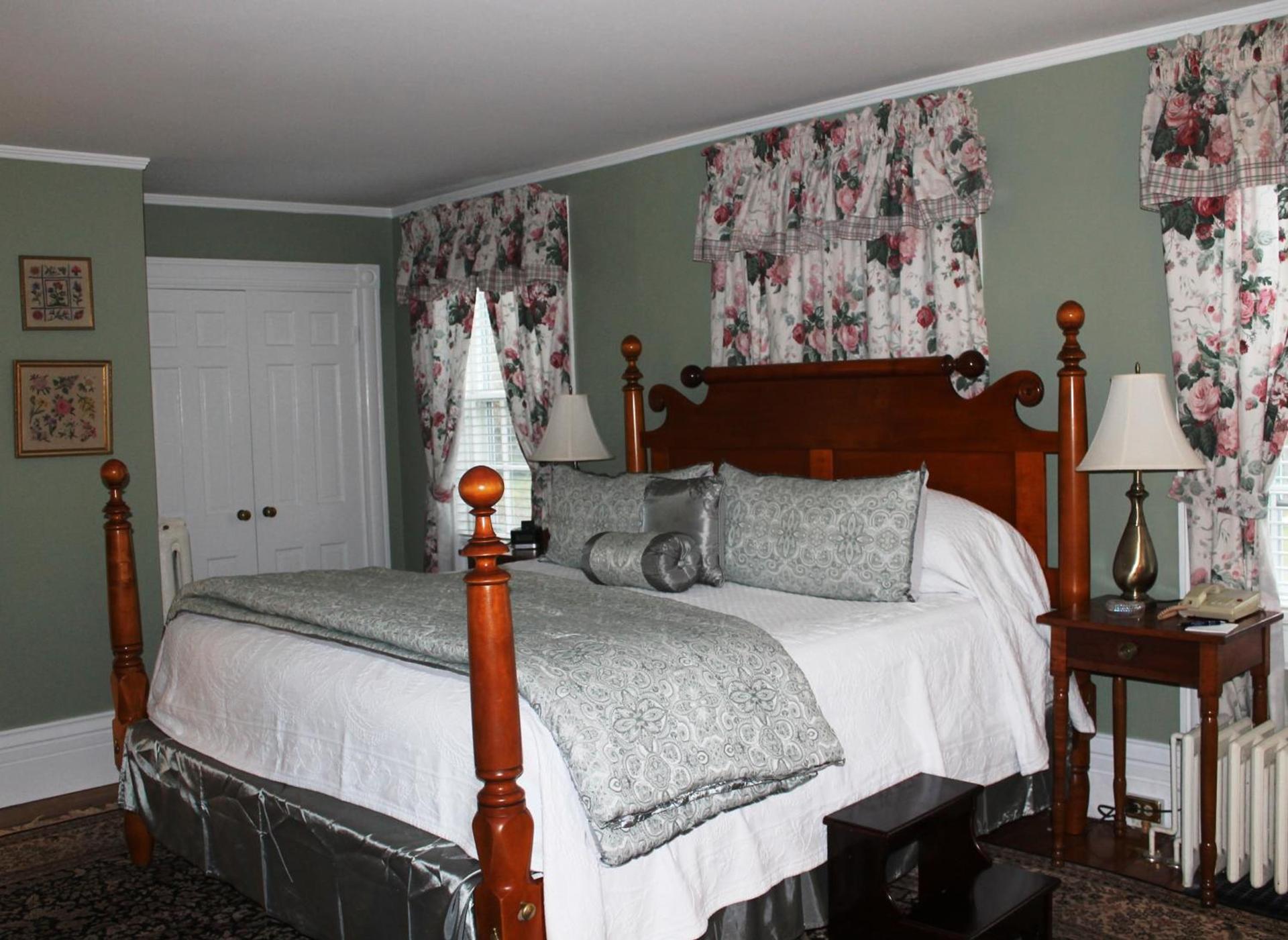 Captain's House Inn photo 87