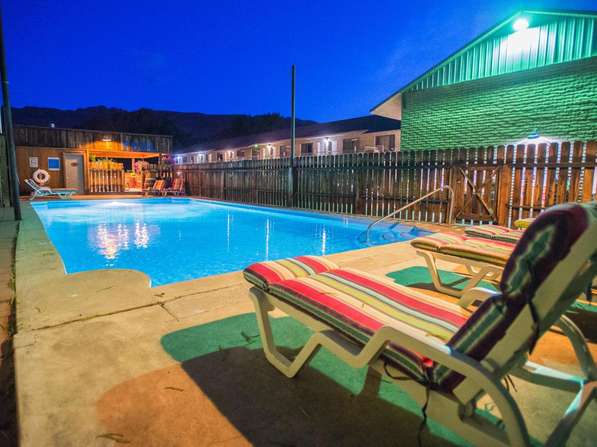 Rustic Inn photo 44