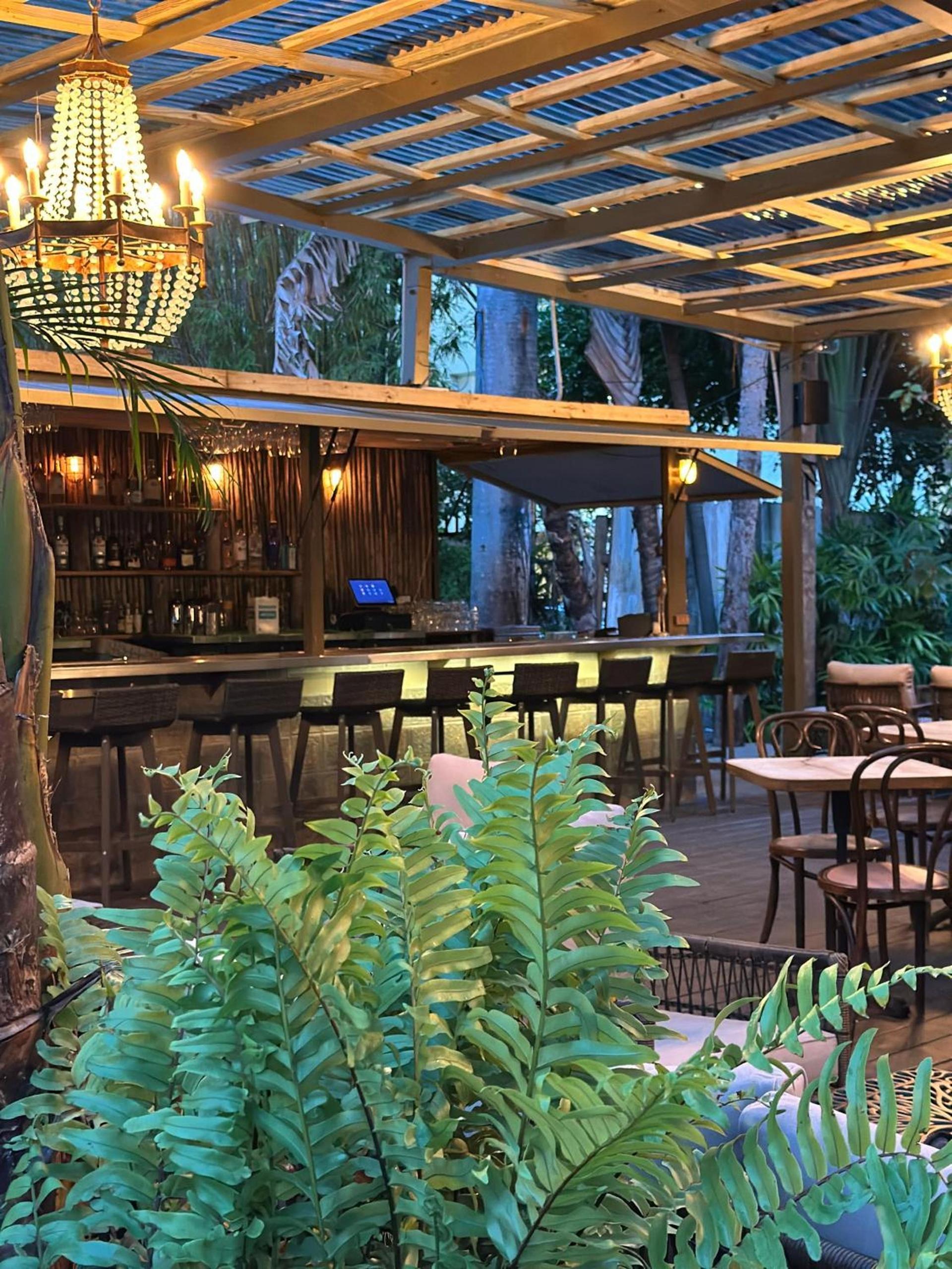 Miami River Inn by Renzzi photo 30