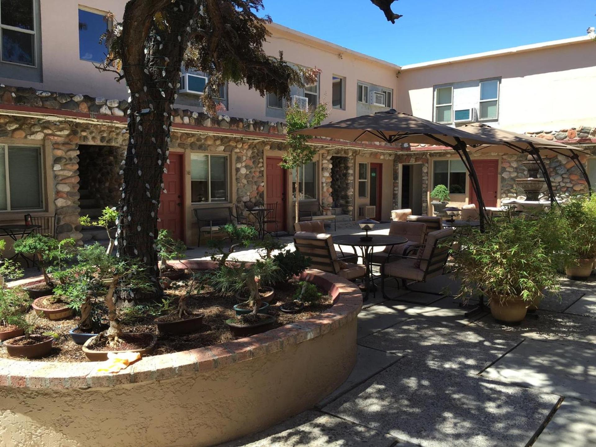 Iron Horse Inn photo 9