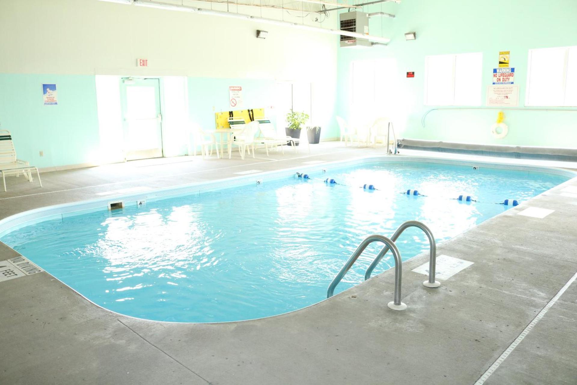 Super 8 by Wyndham Plattsburgh photo 41
