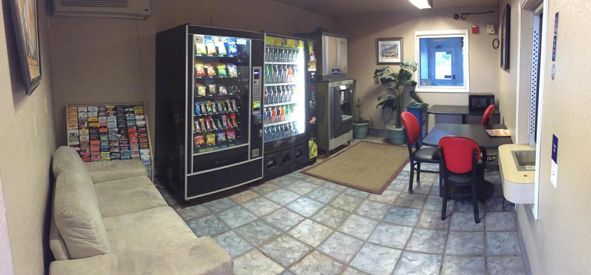 Hilltop Inn & Suites photo 6