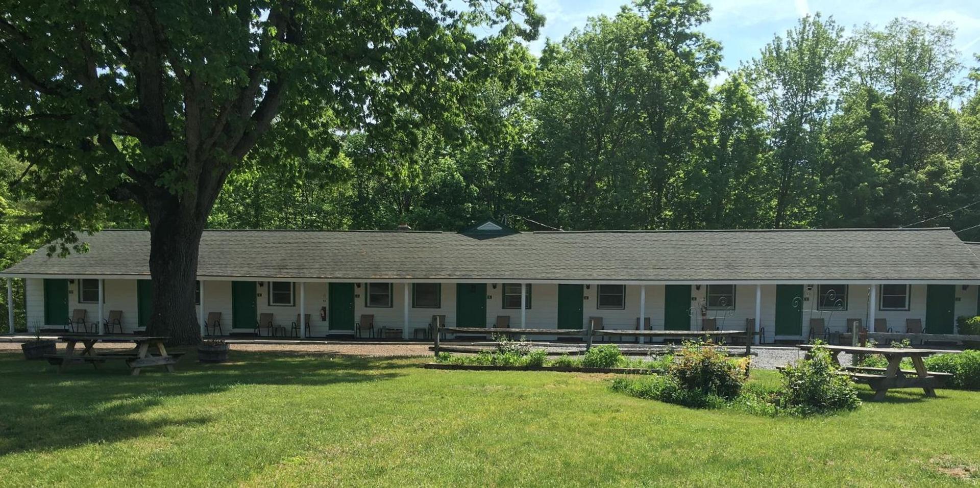 McGregor Inn Motel photo 2