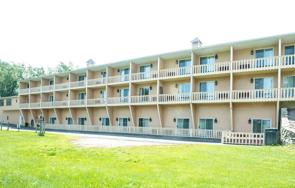 Hampton Falls Inn photo 39