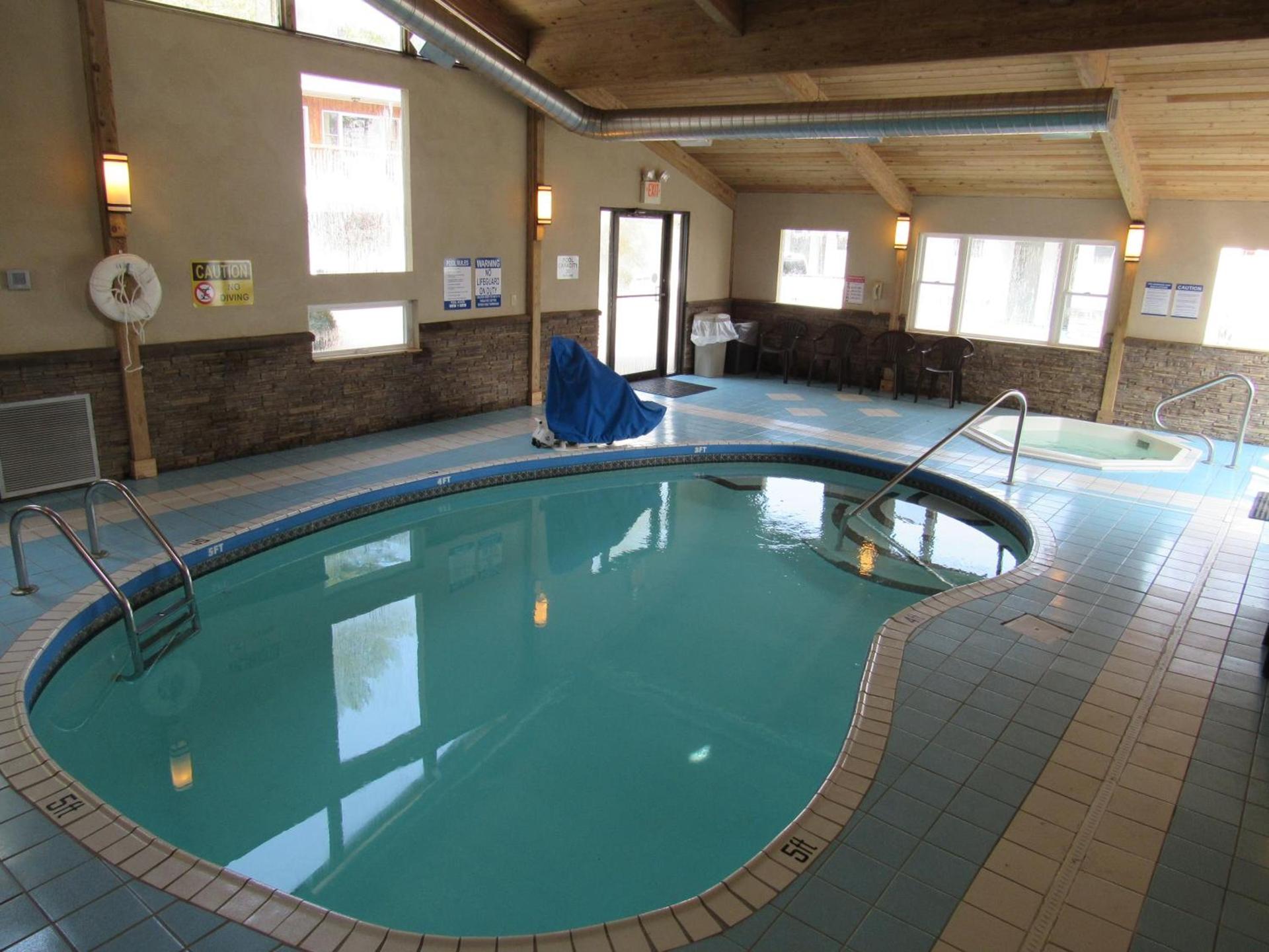 Lake 'N Pines Motel photo 10