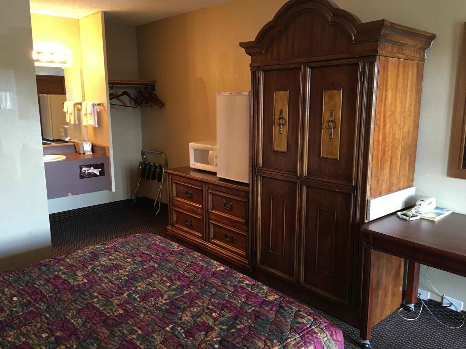 Cedars Inn Lewiston photo 13