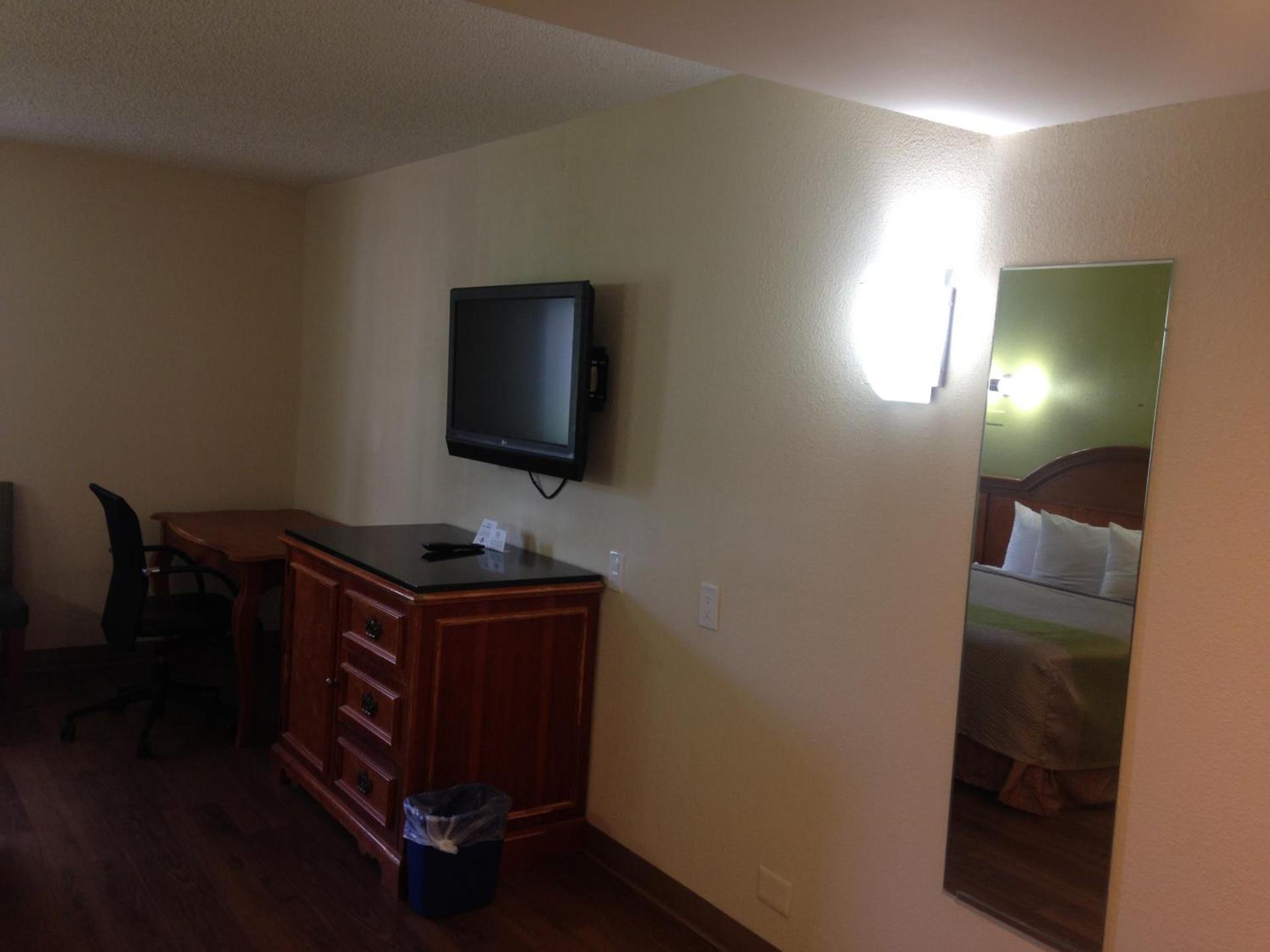 Red Carpet Inn - New Brunswick photo 11