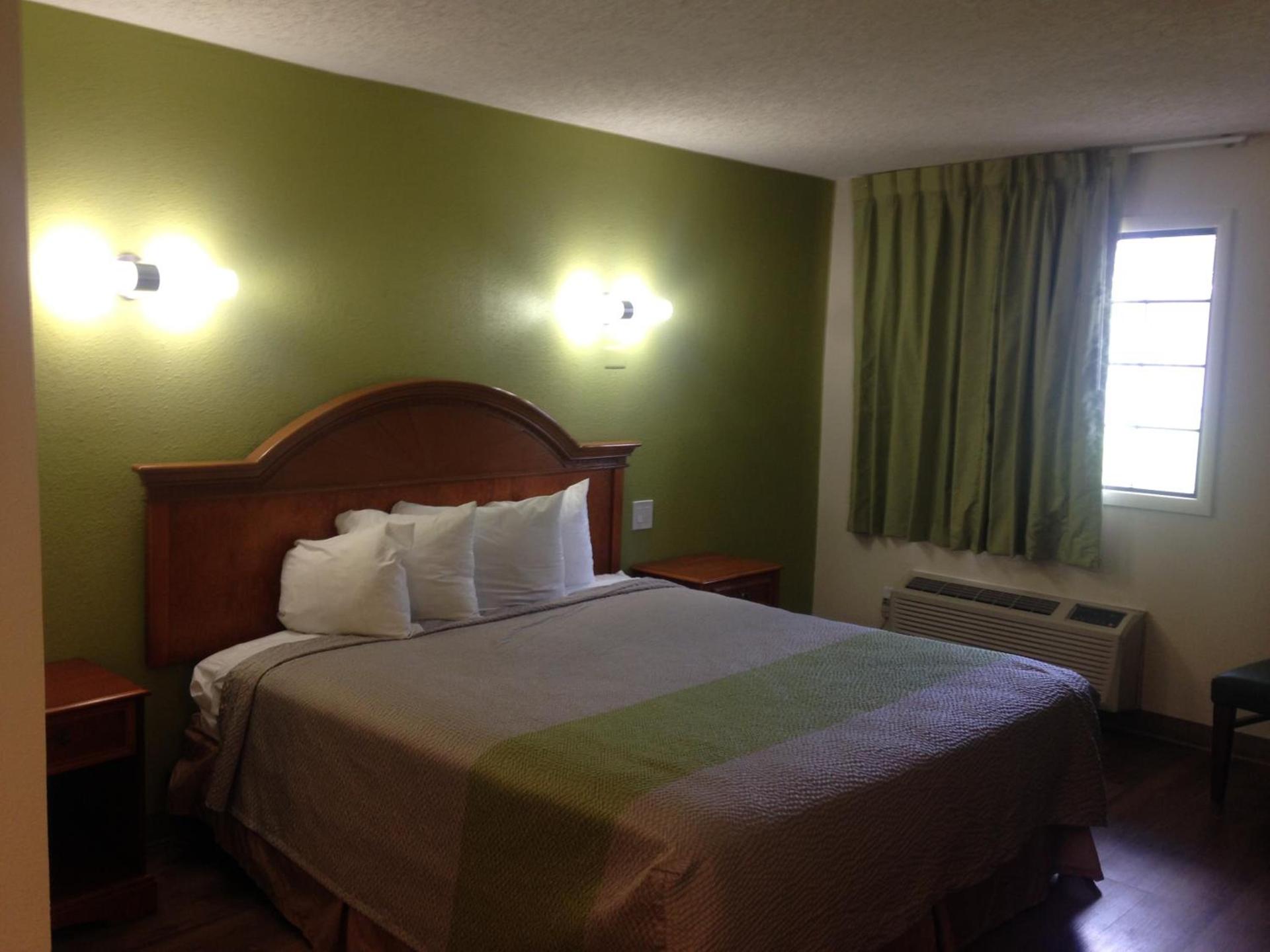 Red Carpet Inn - New Brunswick photo 2