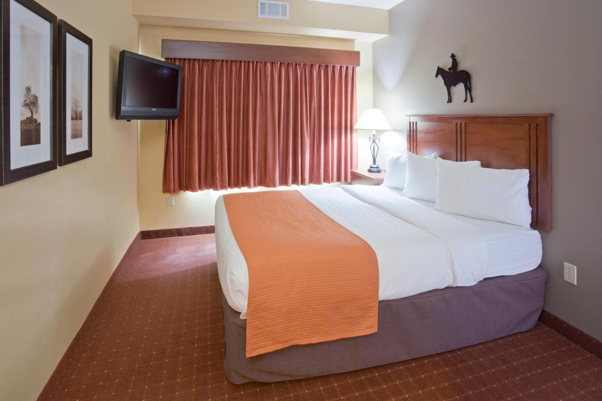 AmericInn by Wyndham Fargo Medical Center photo 35