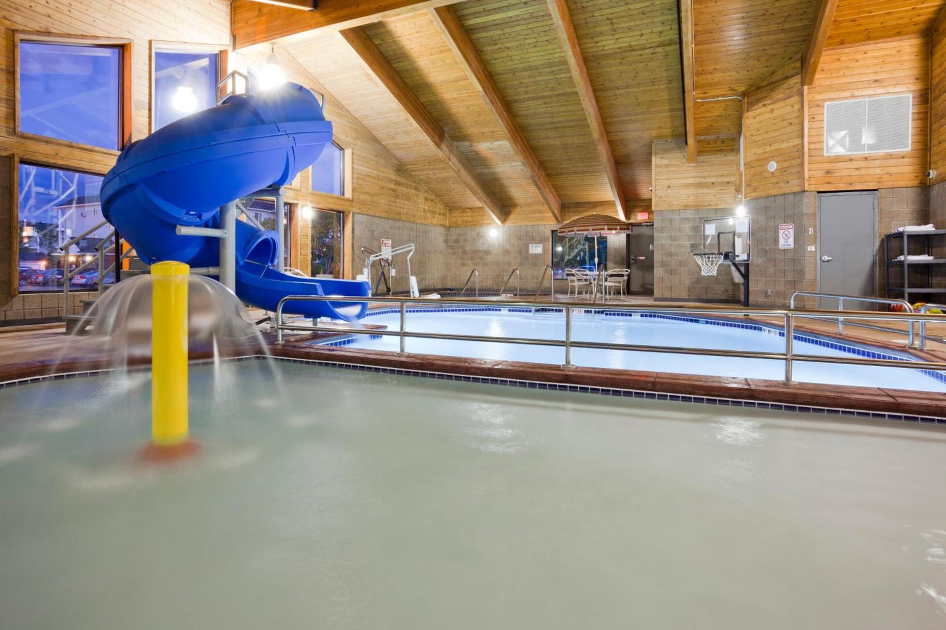 AmericInn by Wyndham Fargo West Acres photo 28