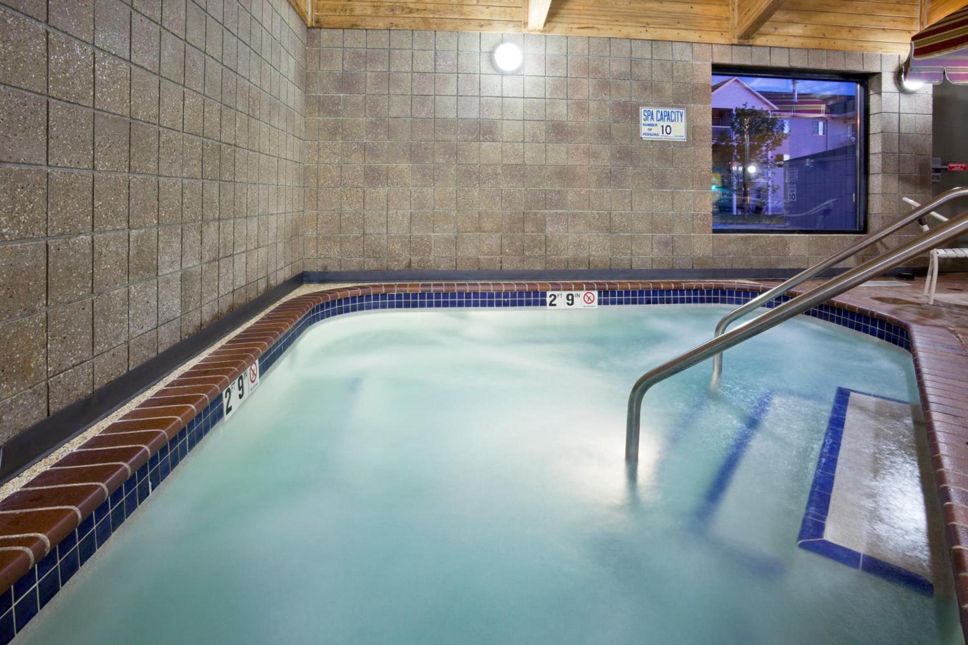 AmericInn by Wyndham Fargo West Acres photo 27