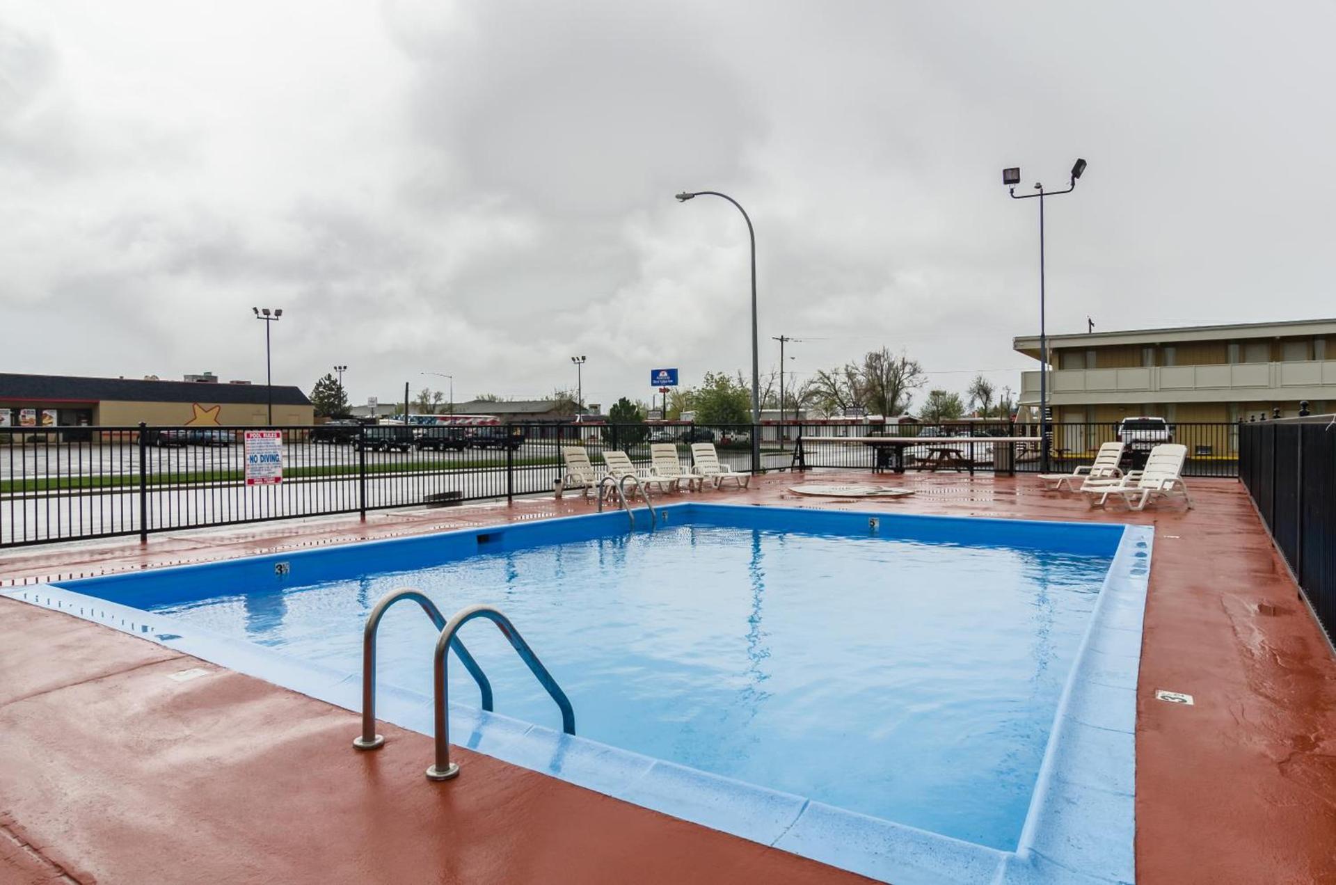 Alamo Inn & Suites photo 2
