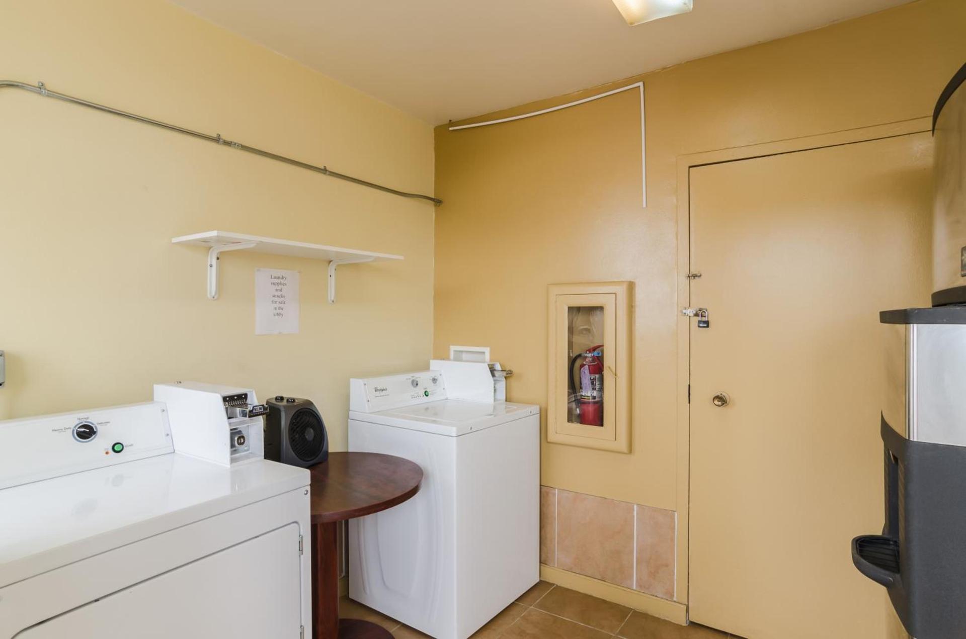 Alamo Inn & Suites photo 6
