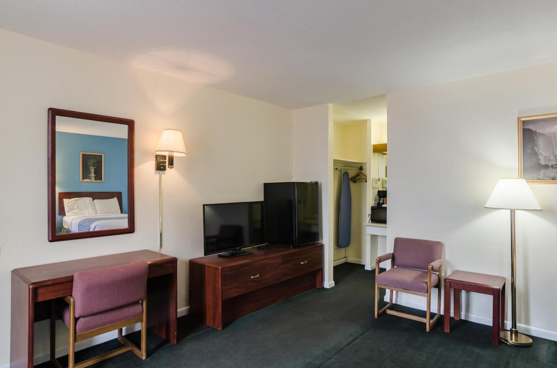 Alamo Inn & Suites photo 10