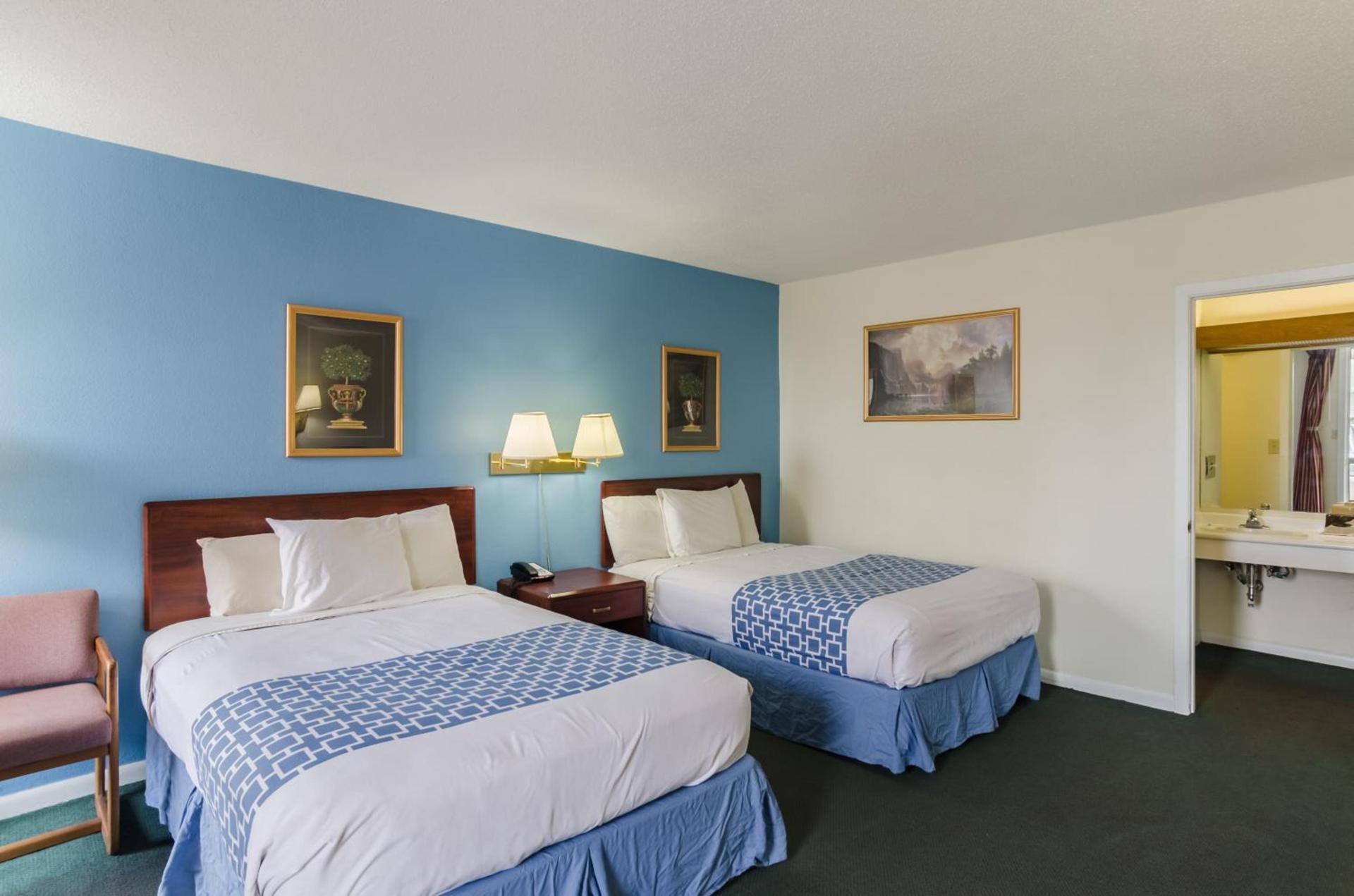 Alamo Inn & Suites photo 35