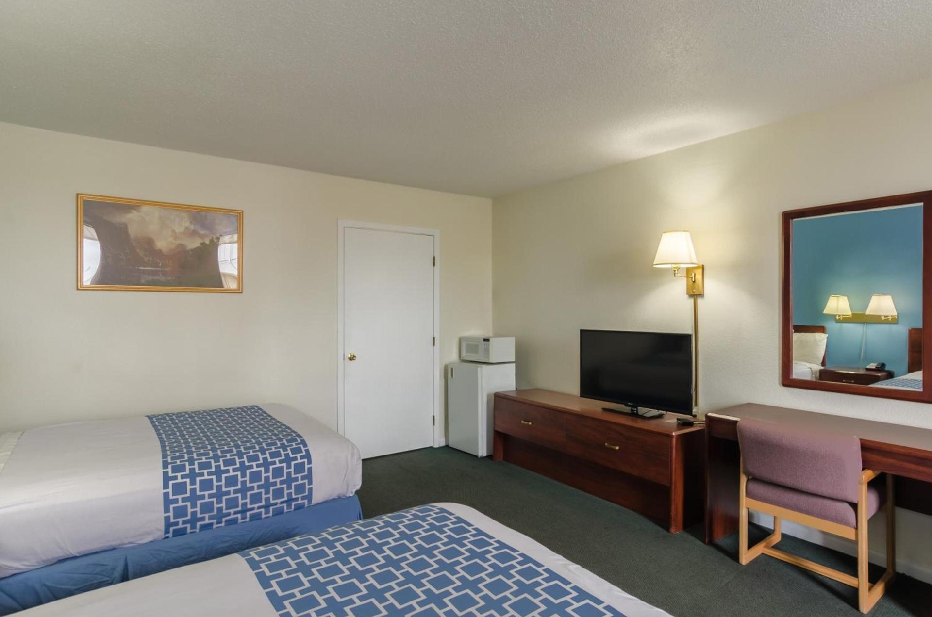 Alamo Inn & Suites photo 27