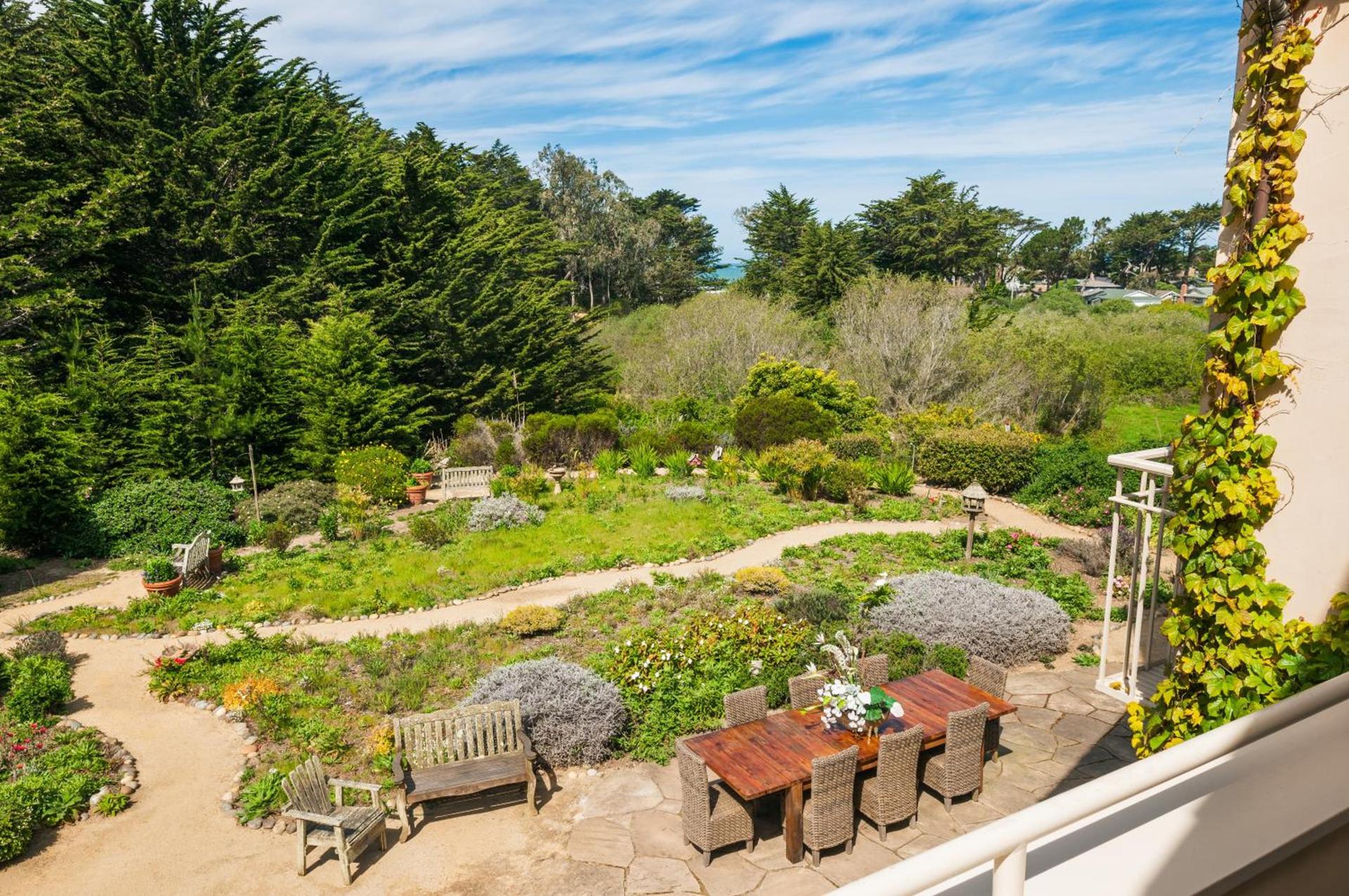 Seal Cove Inn photo 11