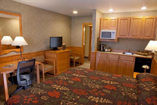 Poulsbo Inn & Suites photo 19