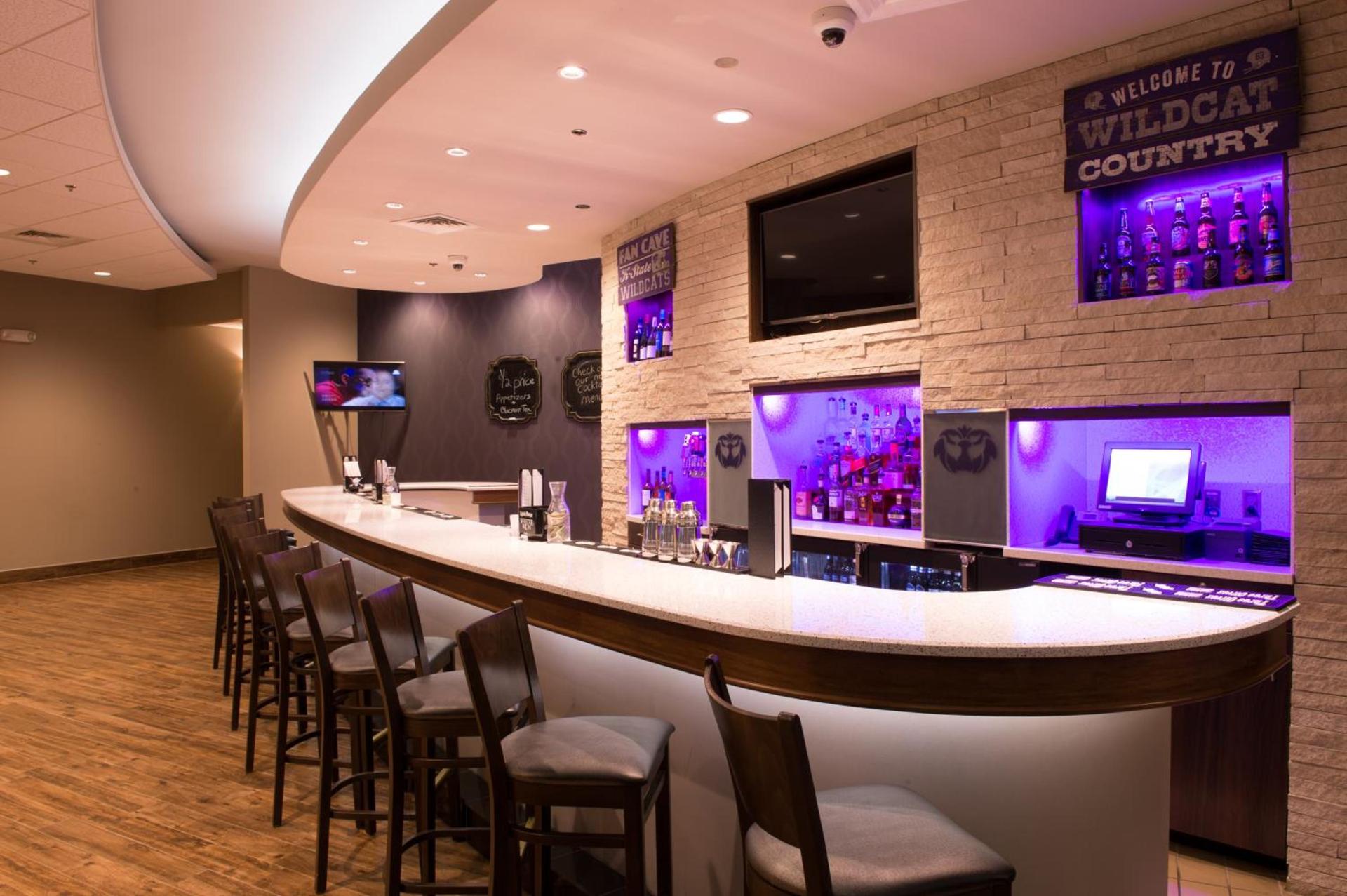 Bluemont Hotel photo 24