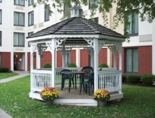 Ramada by Wyndham Watertown Thousand photo 23