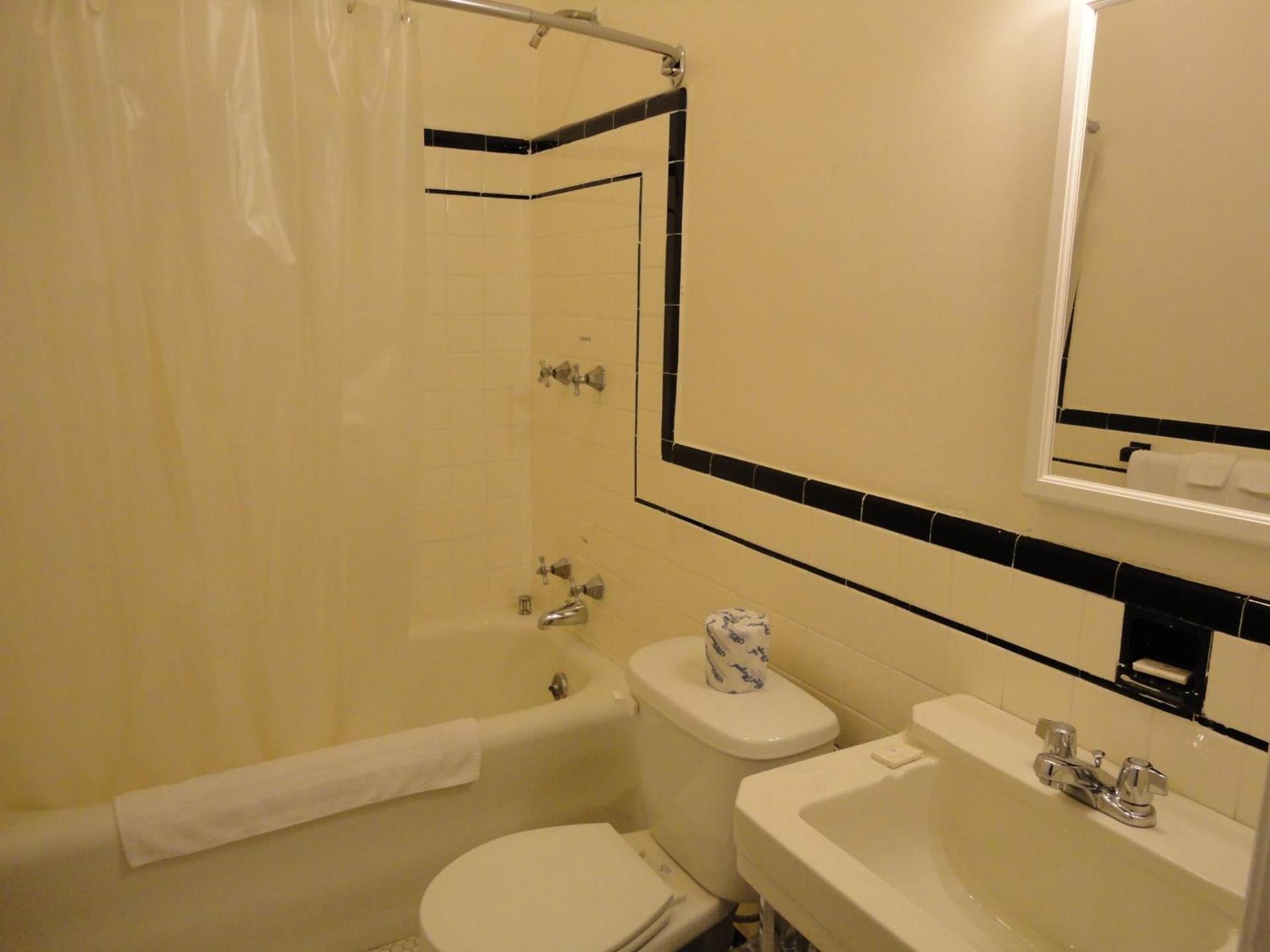 Lenox Hotel and Suites photo 13