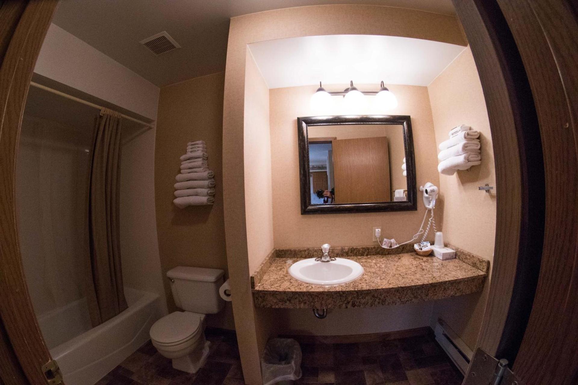 Stagecoach Inn & Suites photo 82